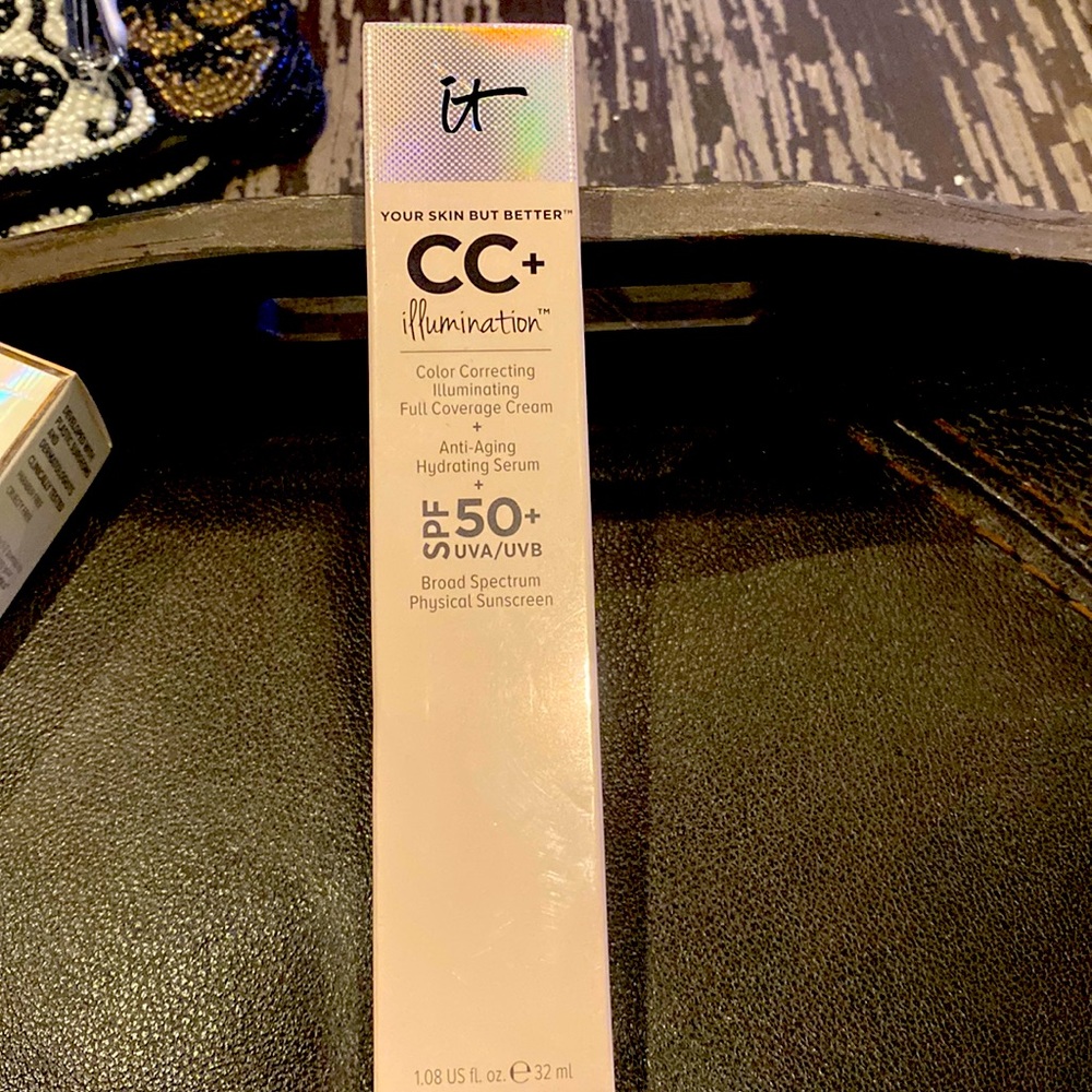 It Foundation BRAND NEW…CC+ Illumination.   LIGHT-MEDIUM